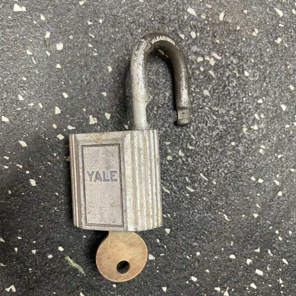 Vintage Yale Padlock With Key Made in USA Hardened Silver Color‎